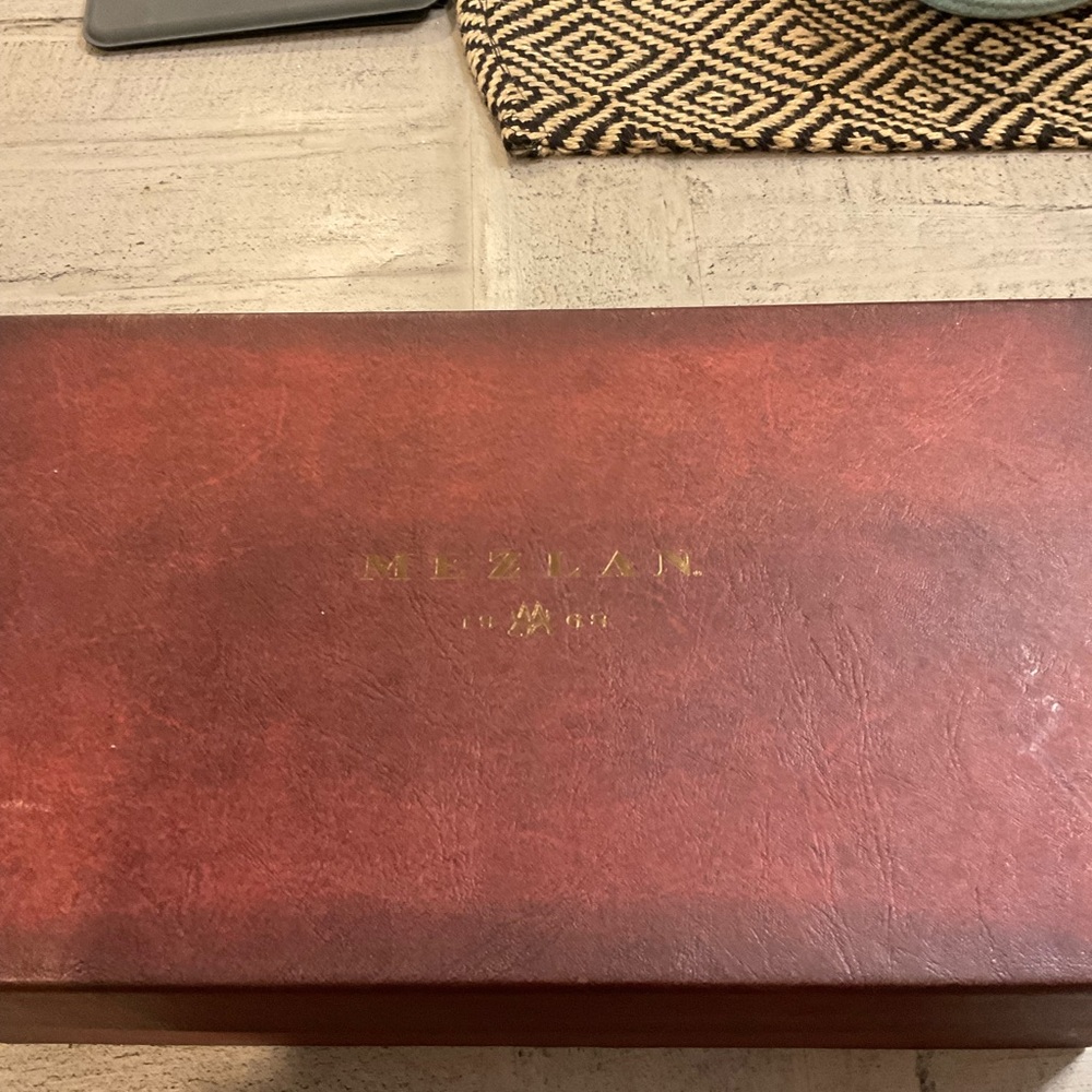 Mezlan Burgundy Shoe Box with Gold Accents‎